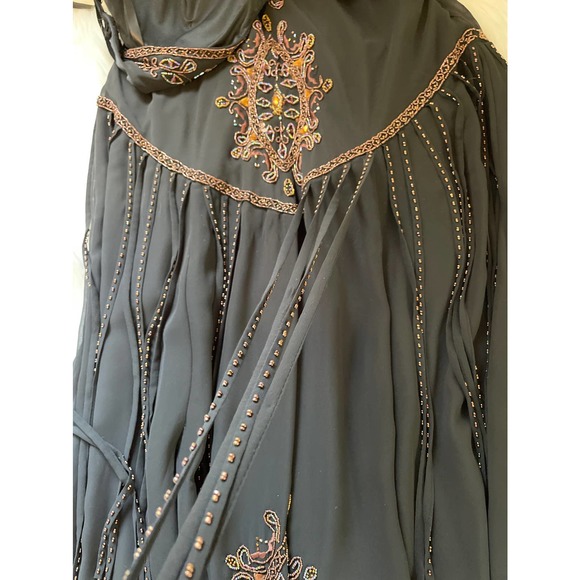 Elegant Black Embroidered Dress - Picture 15 of 15